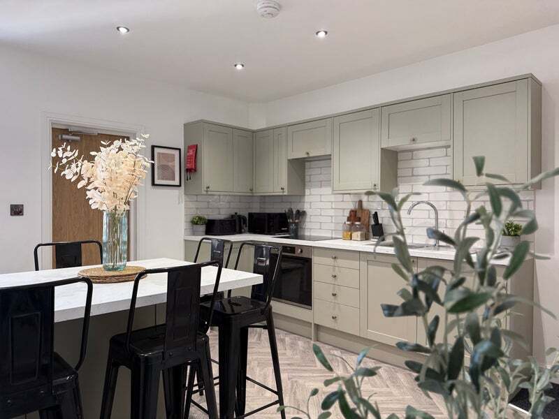 Room Lawford Road in Rugby