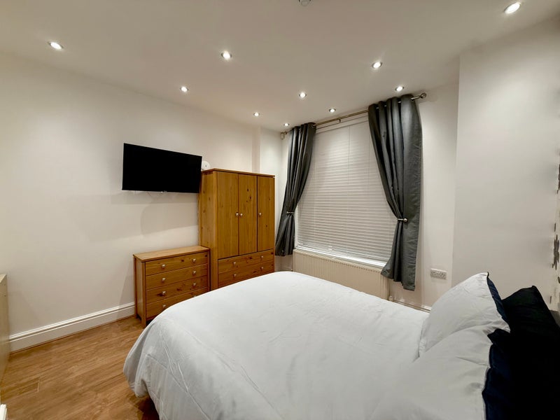 Room Trafalgar Road in Salford