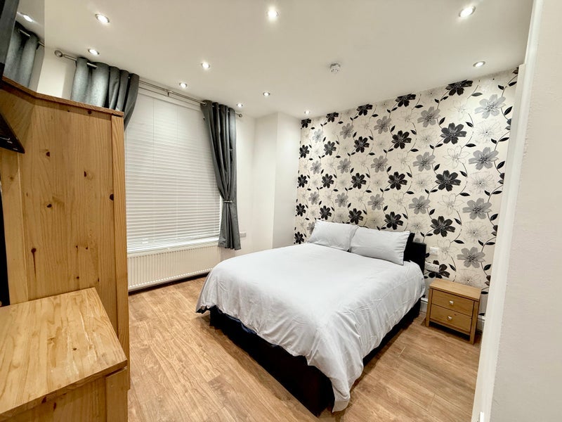 Room Trafalgar Road in Salford