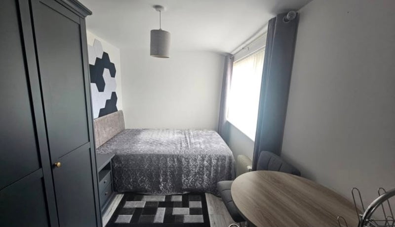 Flat Stonefield Close in Crawley