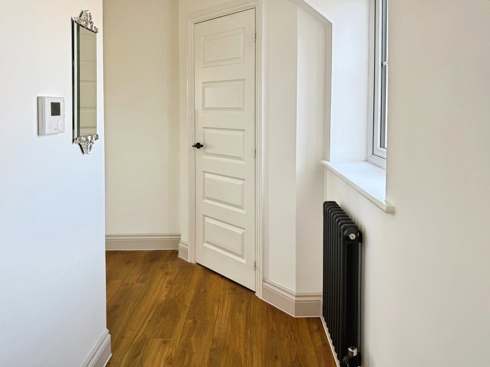 Flat Jasmine Square in Woodley