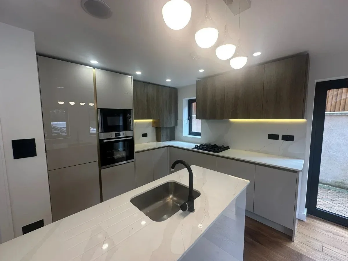 Flat Riddlesdown Road in Greater London