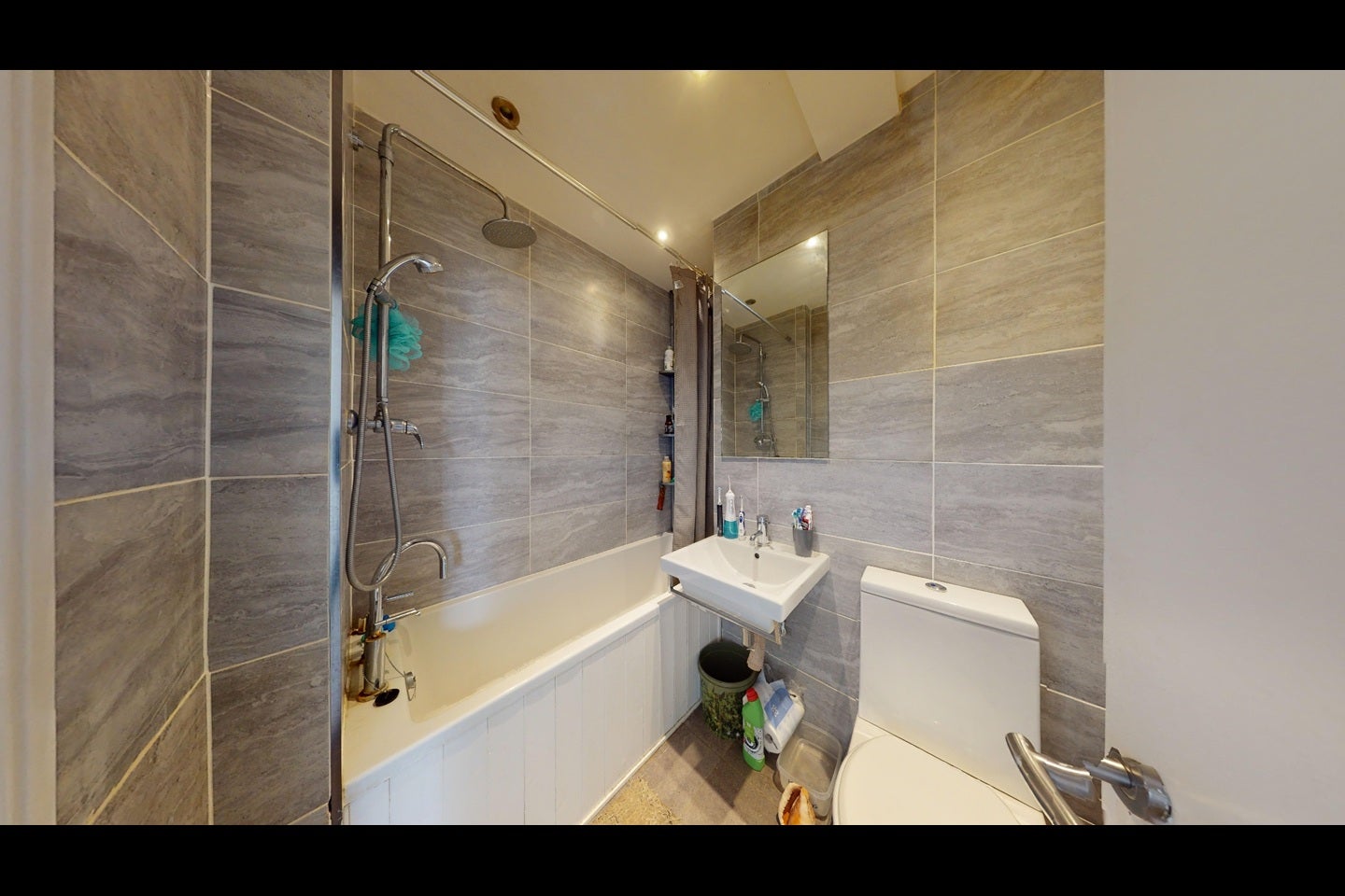 Flat Arthur Road in Greater London