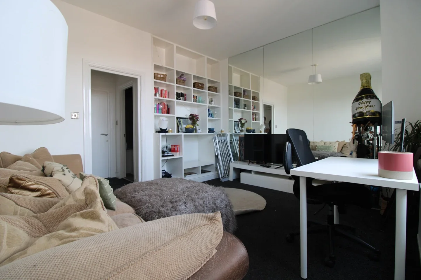 Flat Arthur Road in Greater London