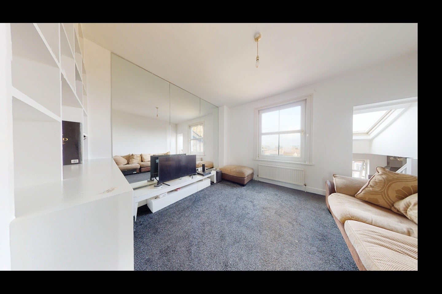 Flat Arthur Road in Greater London