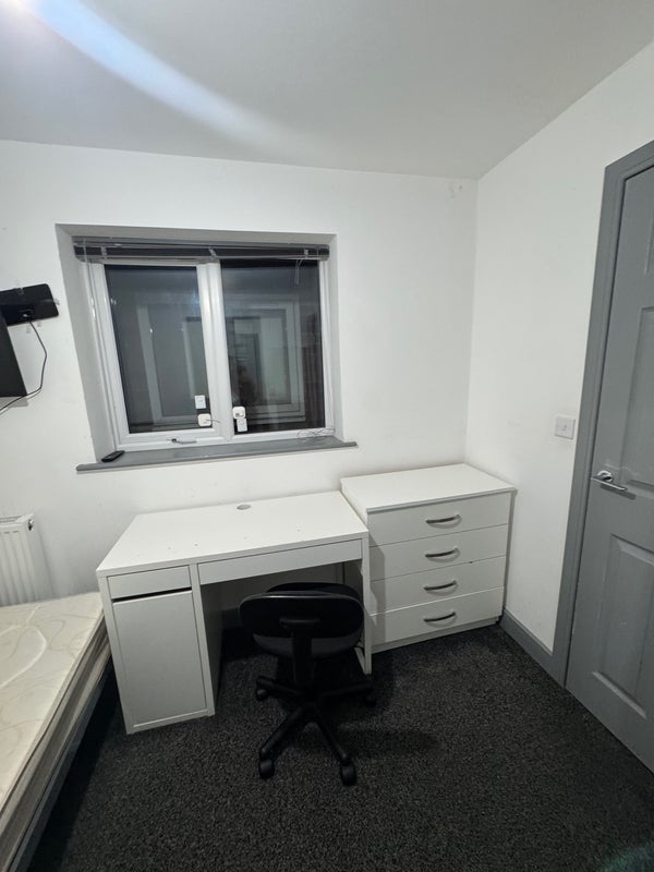 Room Teignmouth Road in Birmingham