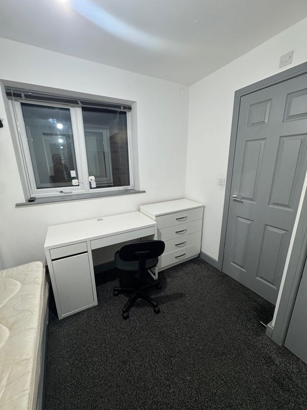 Room Teignmouth Road in Birmingham