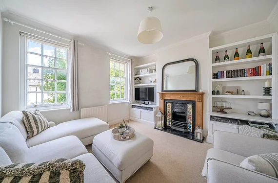 Flat Swaby Road in Greater London