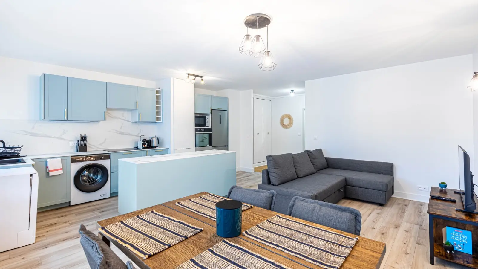 Appartement Quai de la Loire à Paris