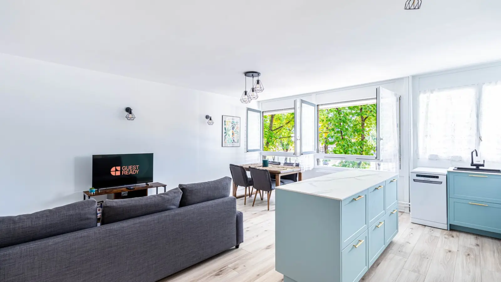 Appartement Quai de la Loire à Paris