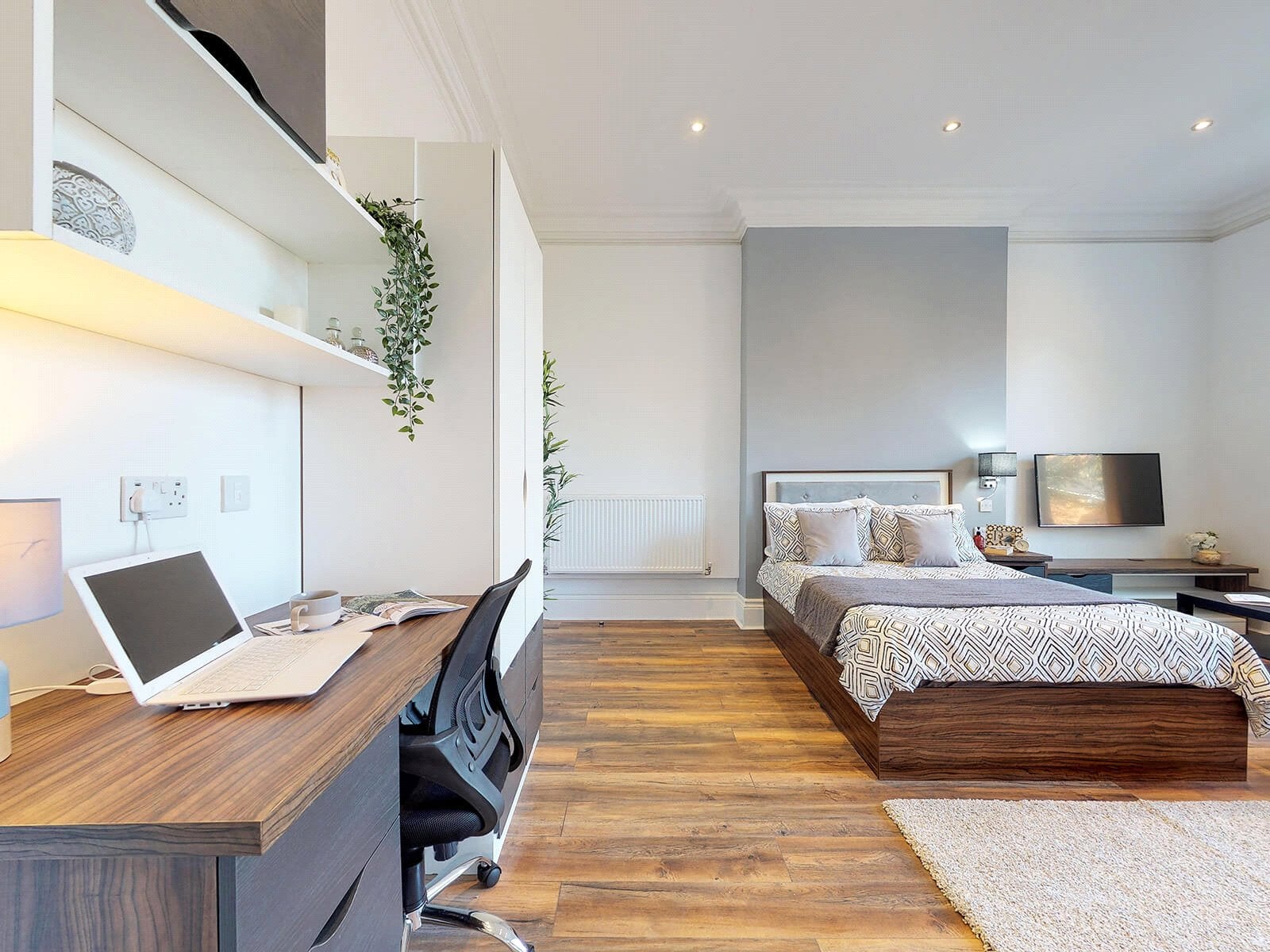 Flat Clarendon Road in Leeds