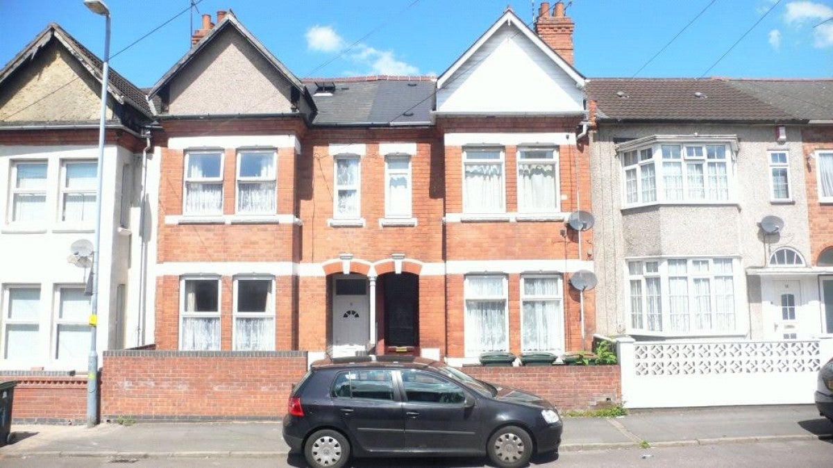 Flat Widdrington Road in Coventry
