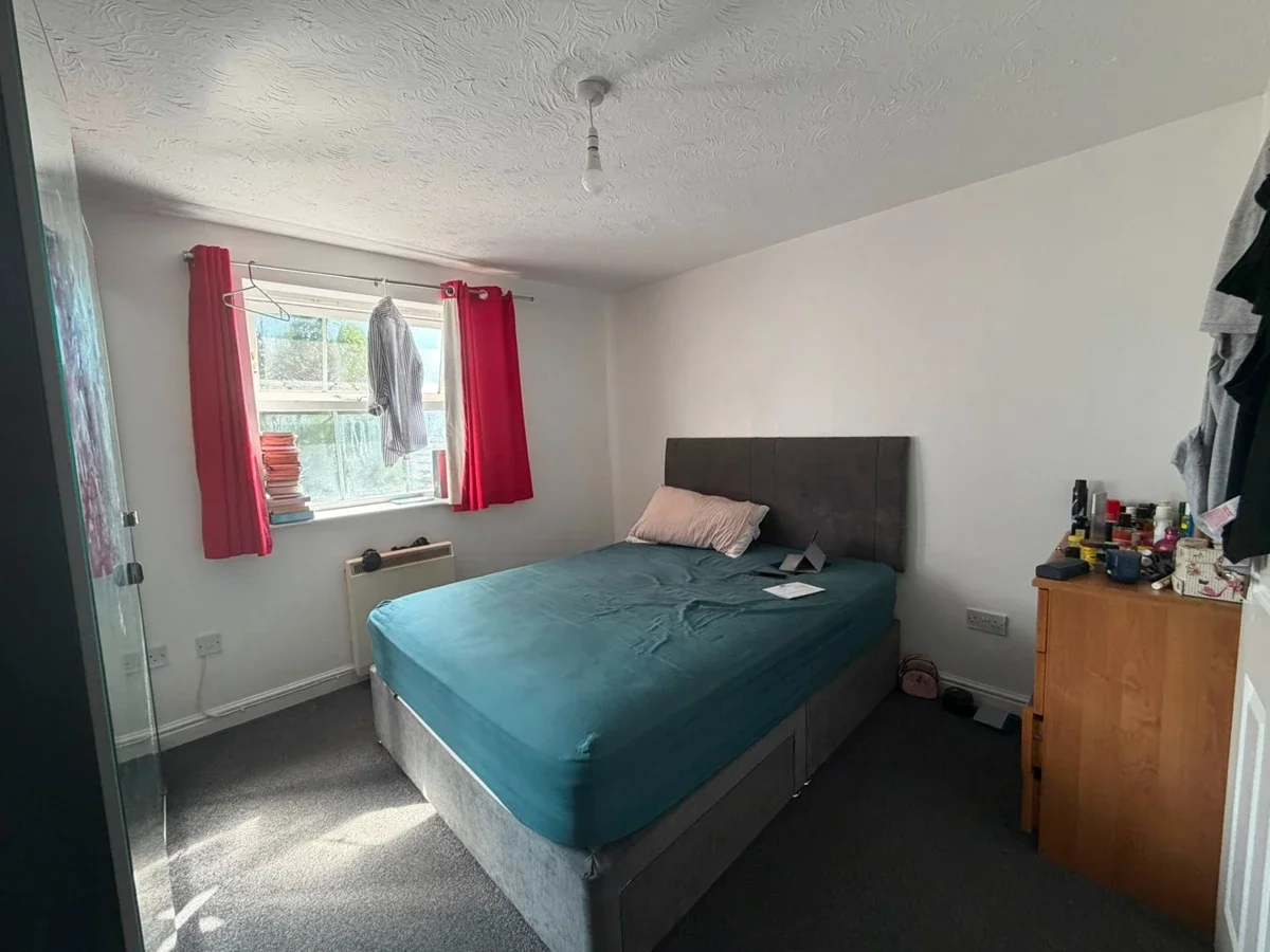 Flat Joslyn Close in Greater London