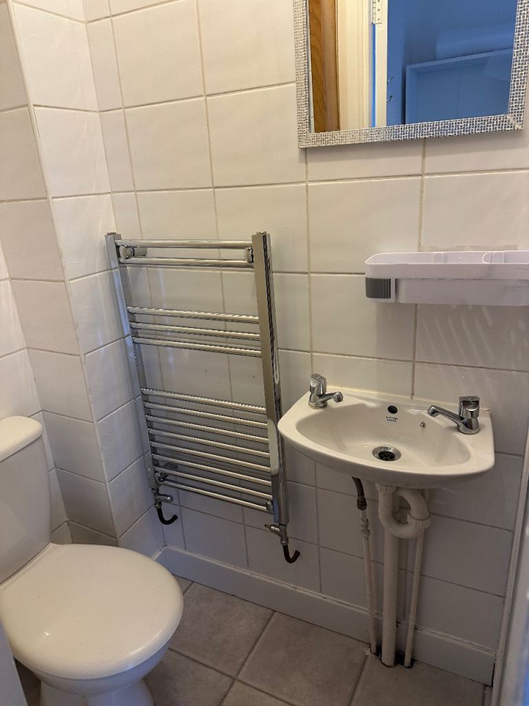 Flat Thurston Place in Livingston