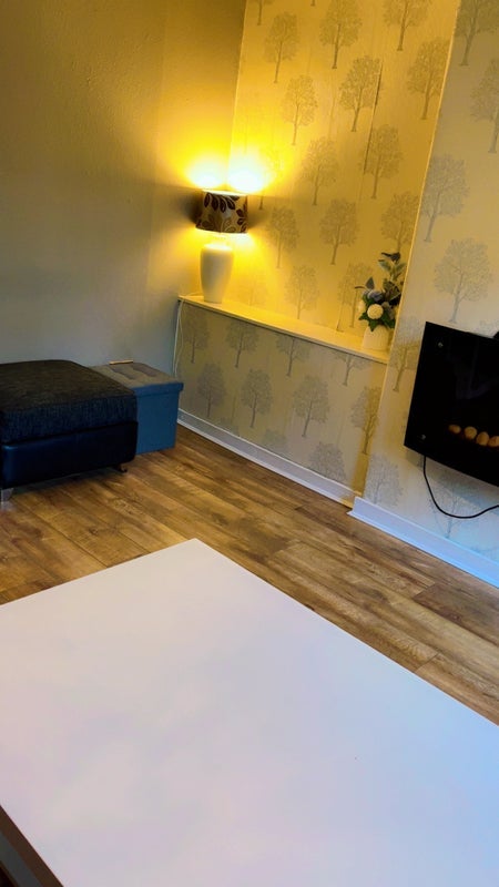Room Torogay Street in Glasgow