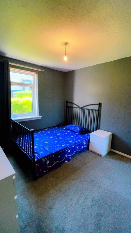 Room Torogay Street in Glasgow