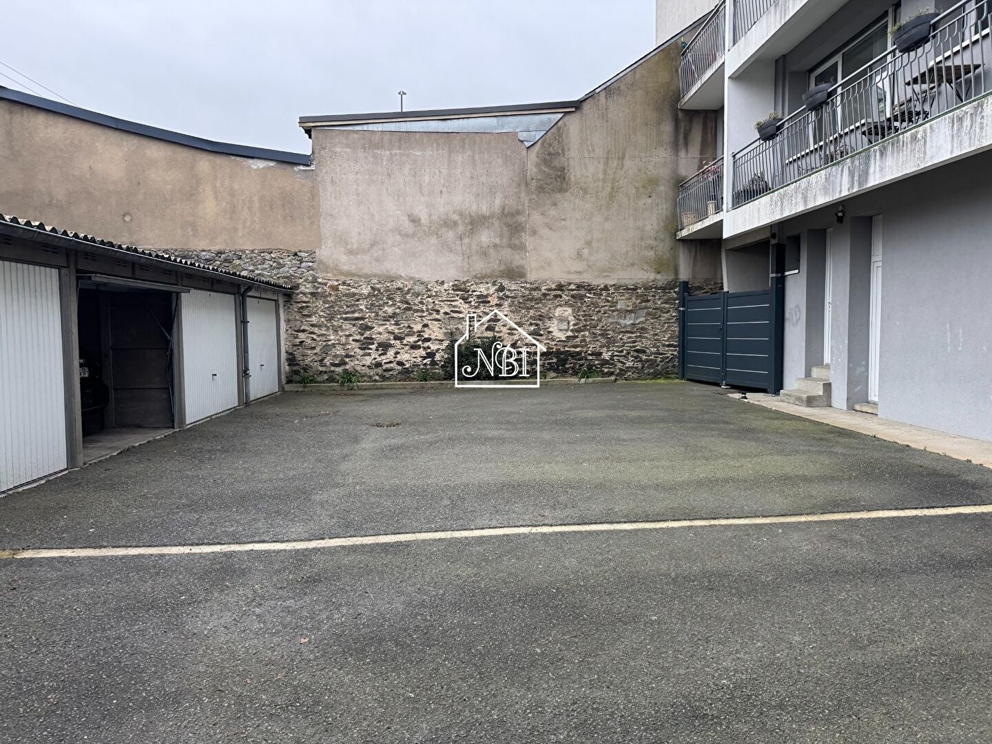 Flat Rue Baclerie in Laval