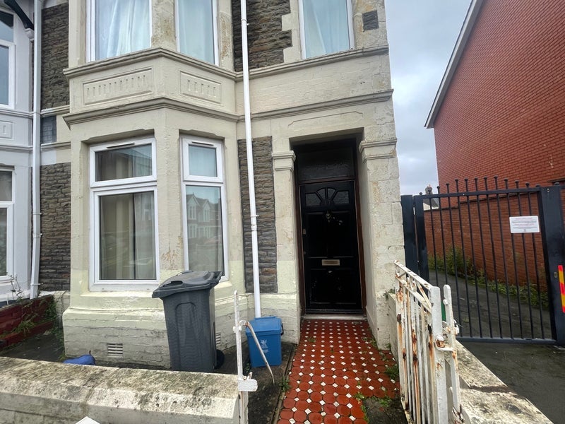 Room Pentyrch Street in Cardiff