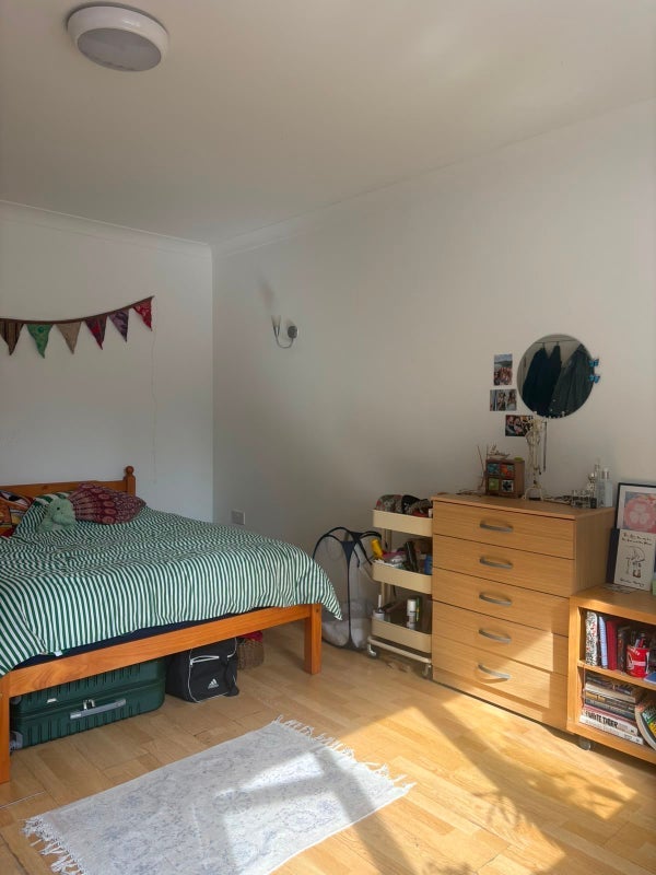 Room Sussex Way in Greater London