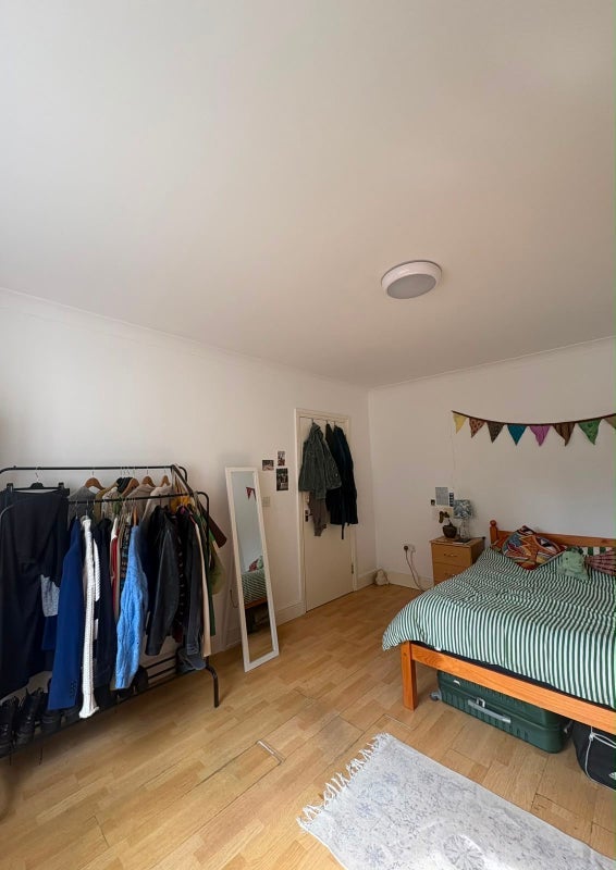Room Sussex Way in Greater London