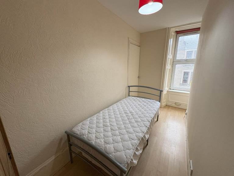 Flat Strathmartine Road in Dundee