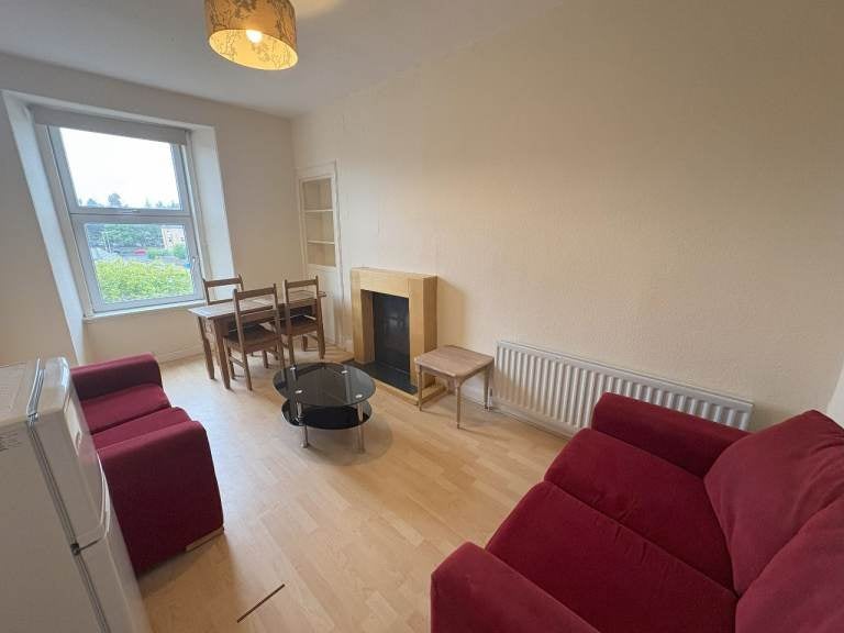 Flat Strathmartine Road in Dundee