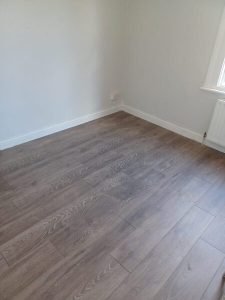 Flat Brookdale Road in Greater London
