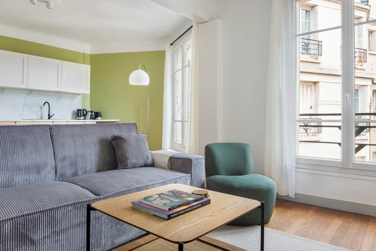 Flat Rue Paul Barruel in Paris