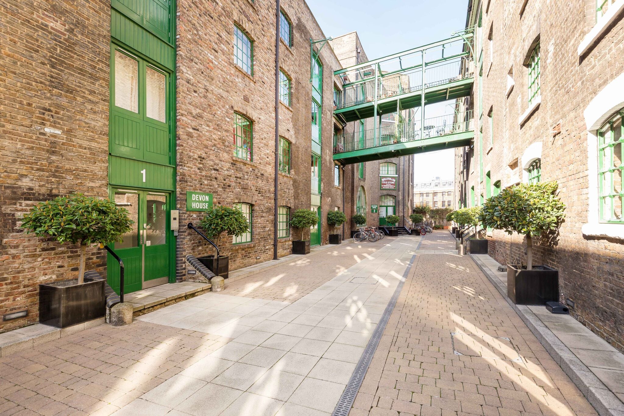 Flat Union Street in Greater London