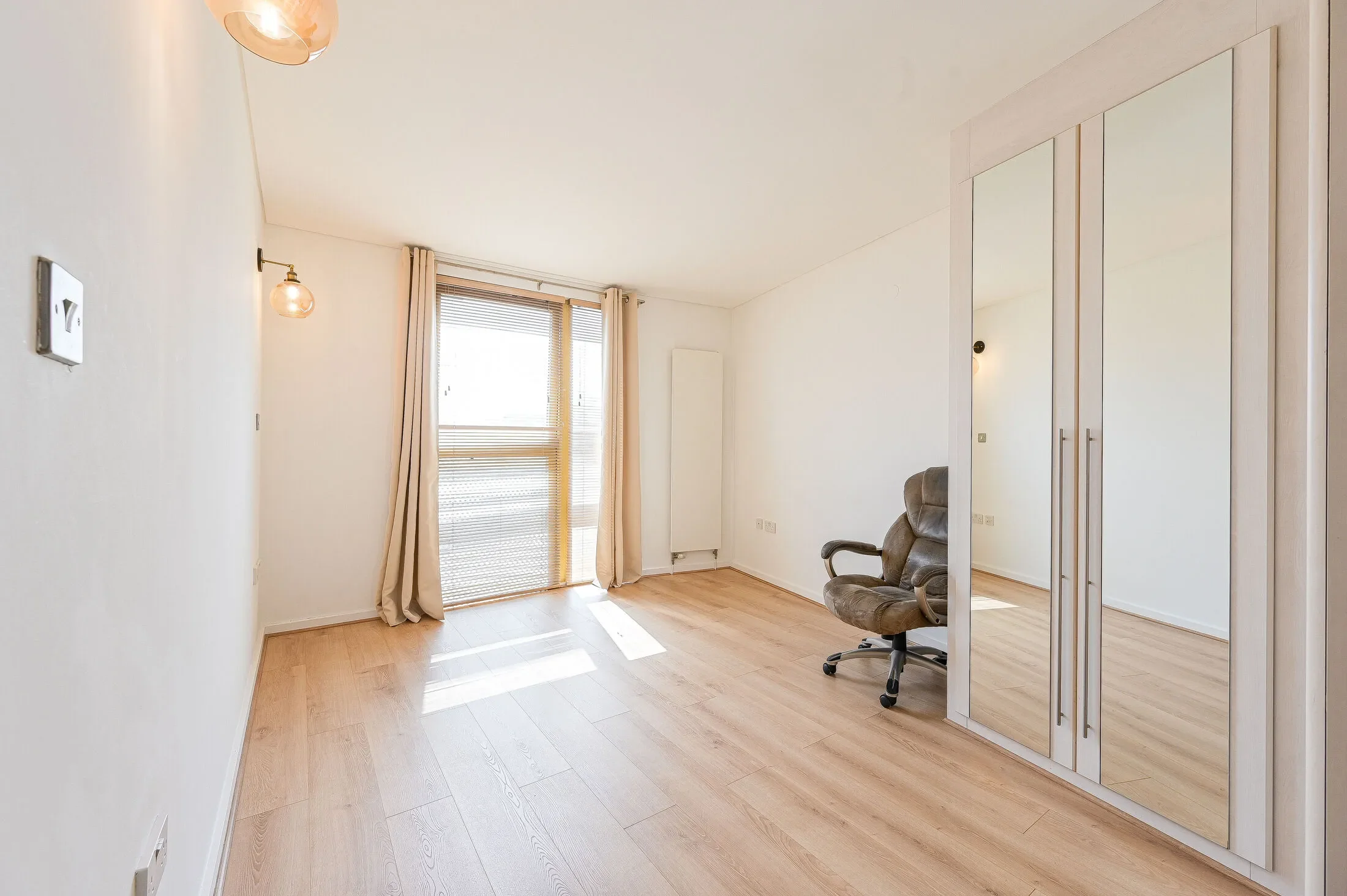 Flat West Parkside in Greater London