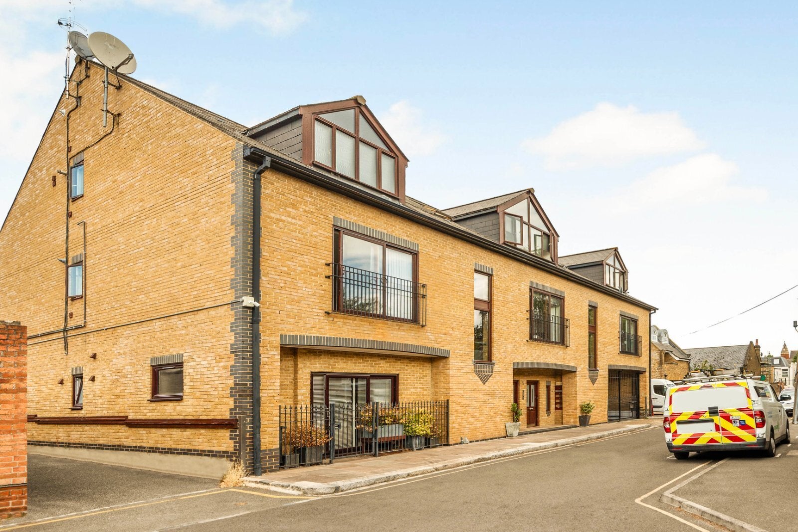 Flat Prince of Wales Terrace in Greater London