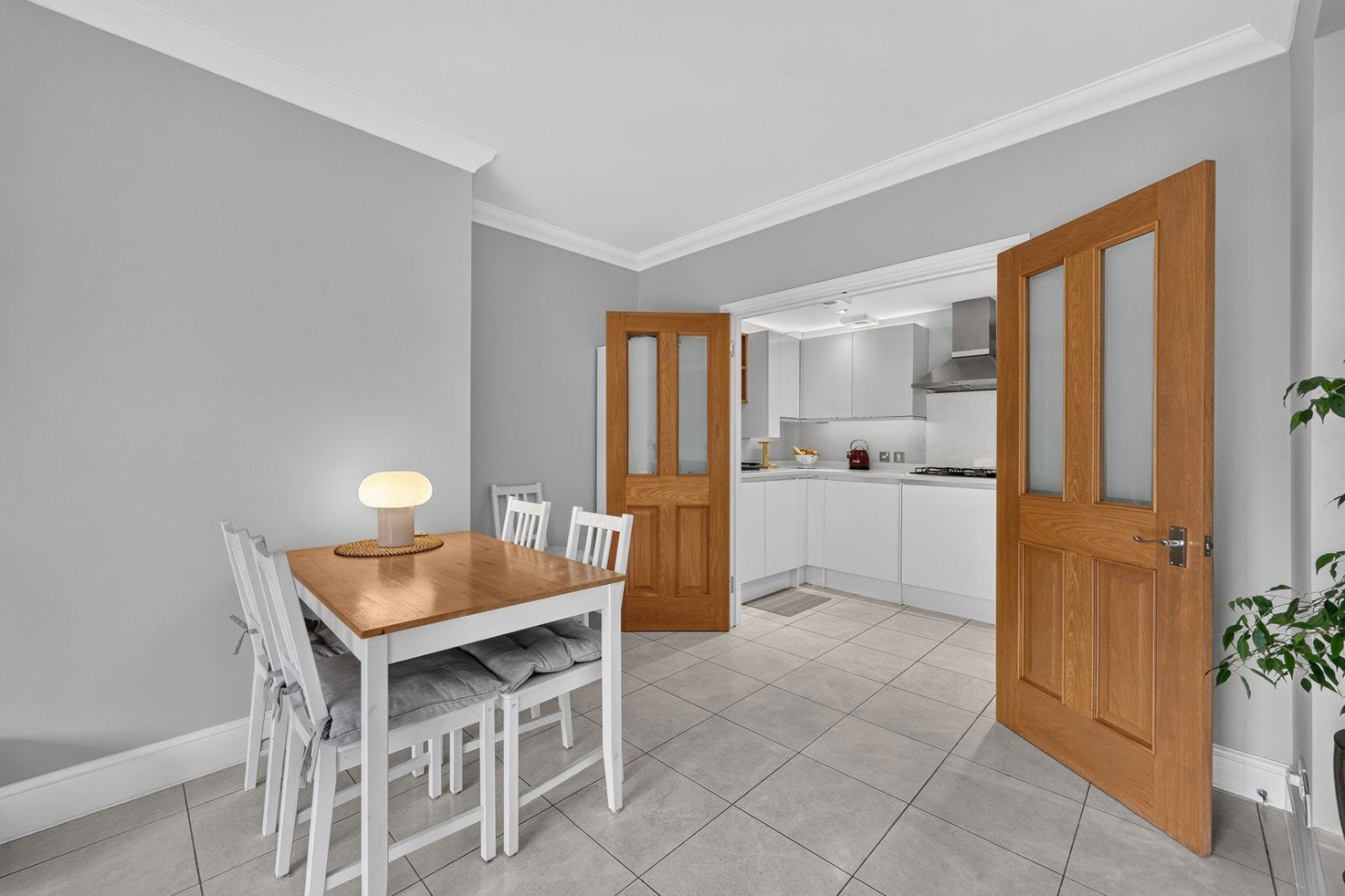 Flat Prince of Wales Terrace in Greater London