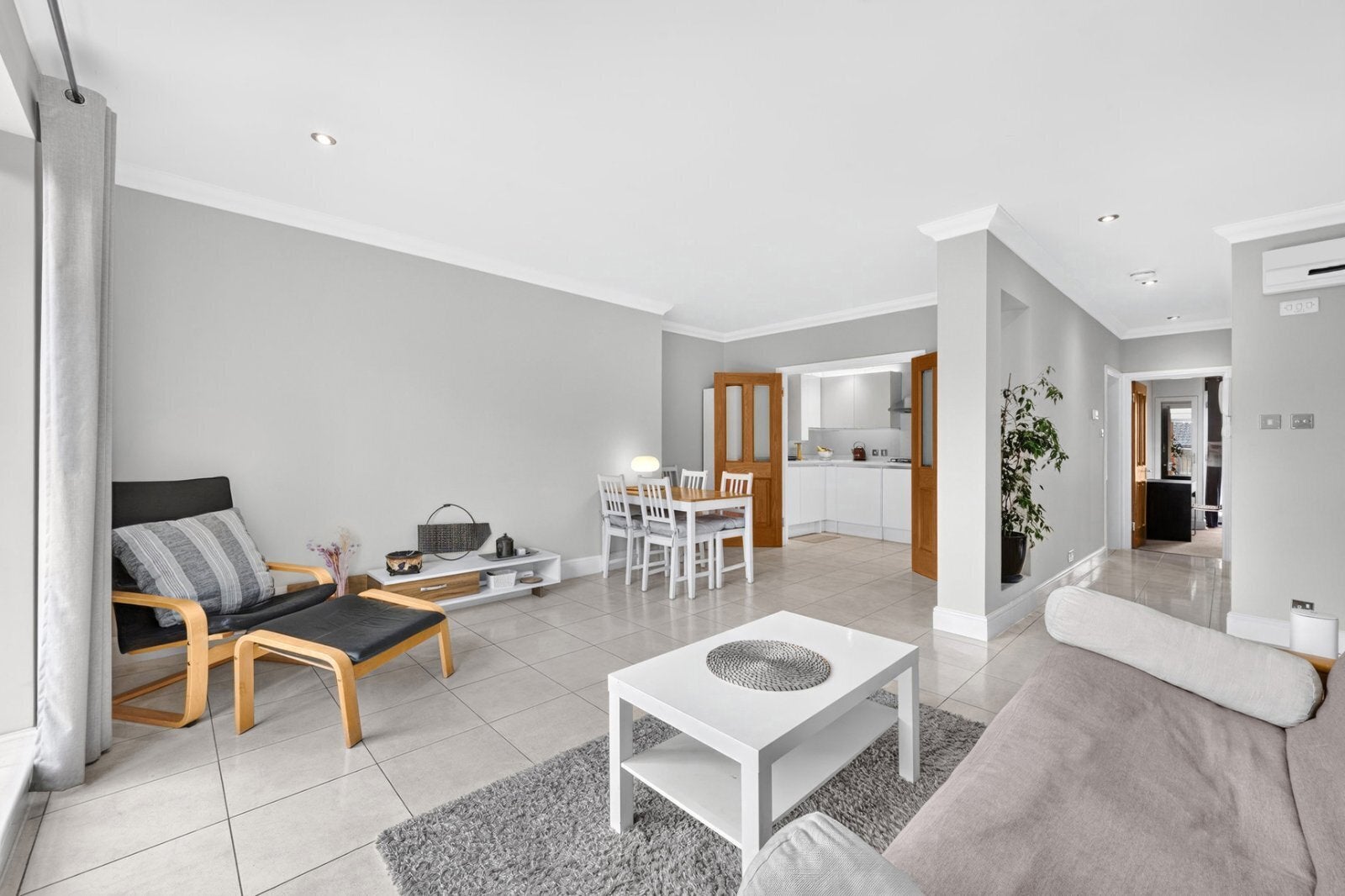 Flat Prince of Wales Terrace in Greater London