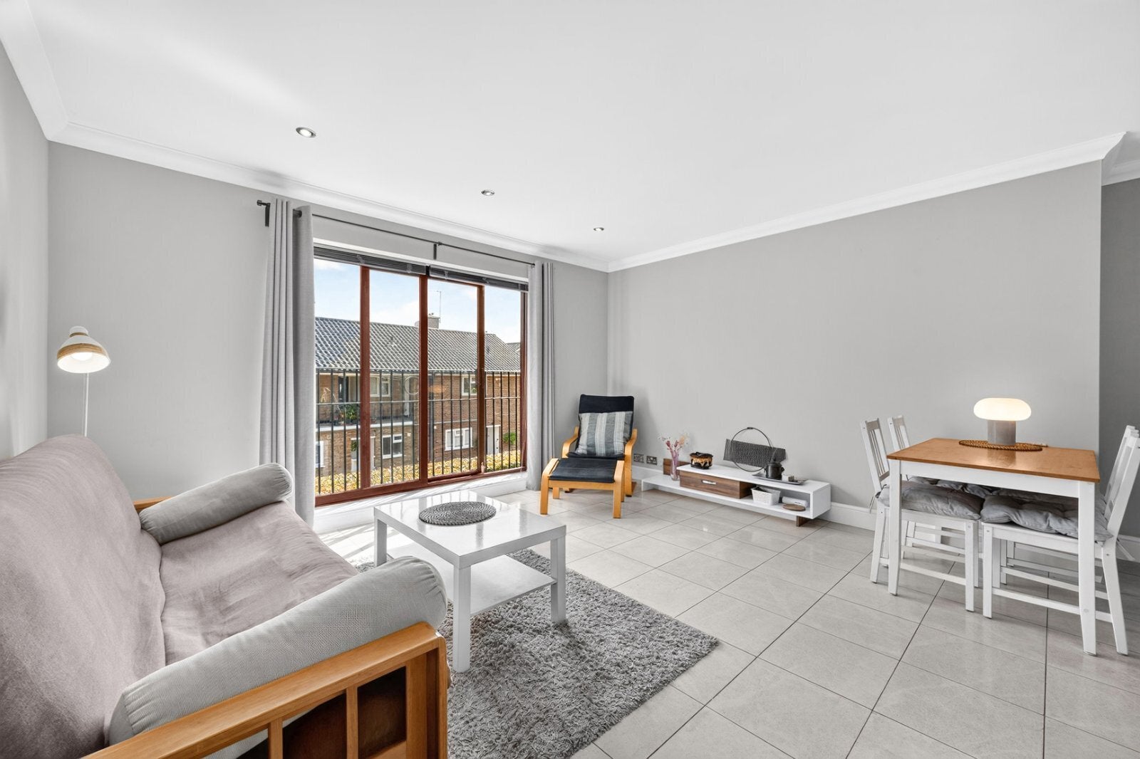 Flat Prince of Wales Terrace in Greater London