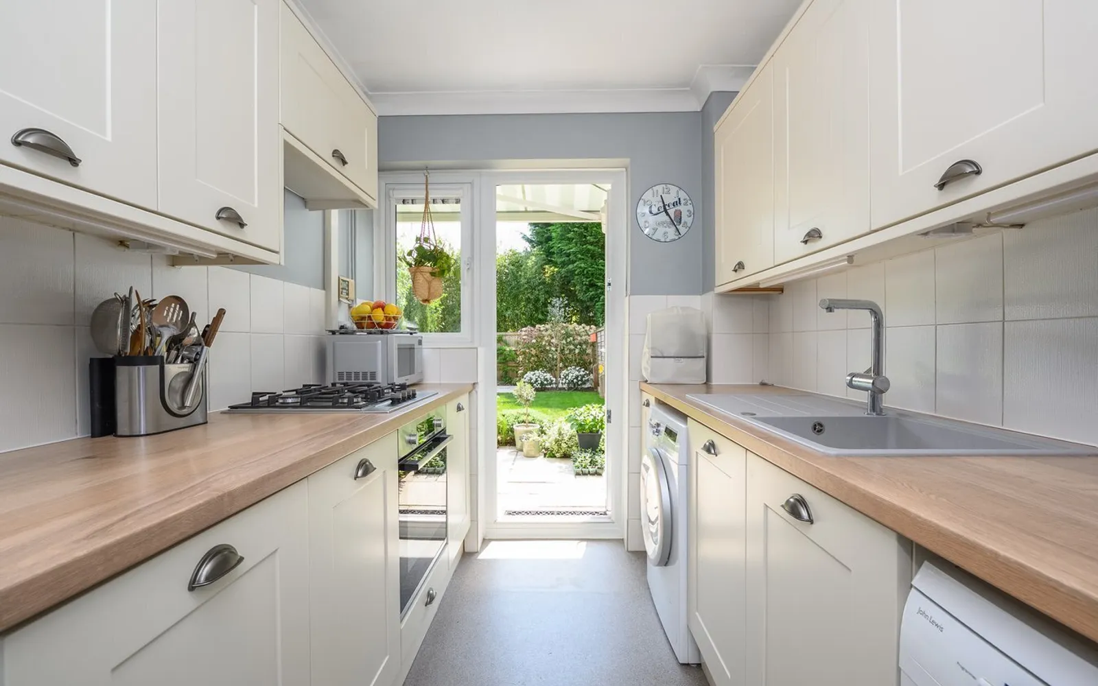 House Hanover Walk in Elmbridge