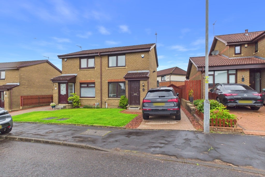 House Lewis Crescent in Old Kilpatrick