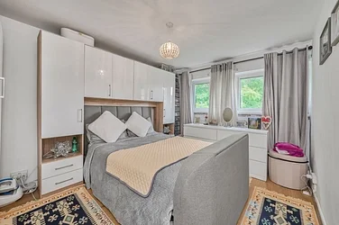 House Shuttleworth Road in Greater London
