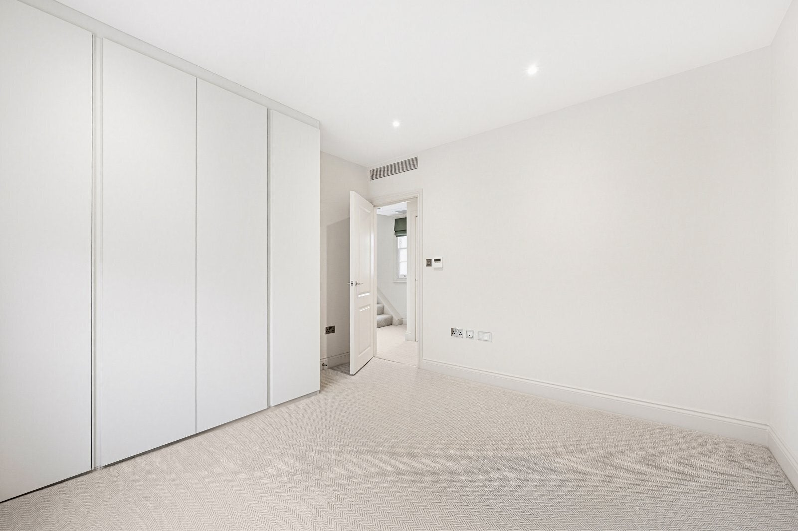 Flat Motcomb Street in City of Westminster
