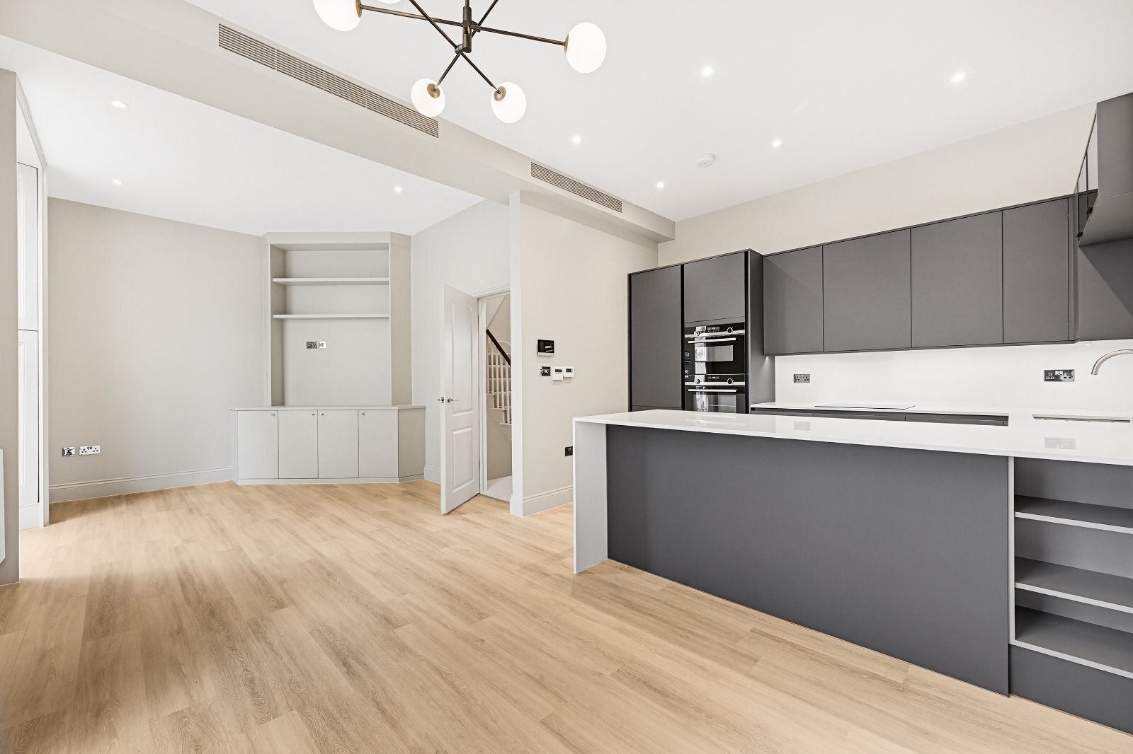 Flat Motcomb Street in City of Westminster