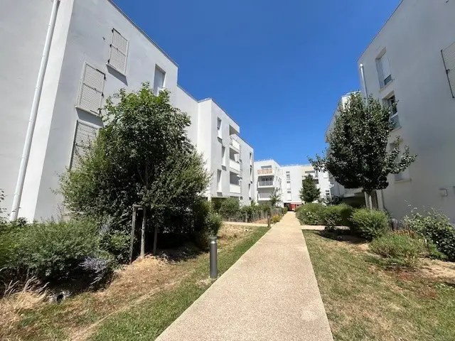 Appartement Rue Madeleine Perrinot à Bondoufle