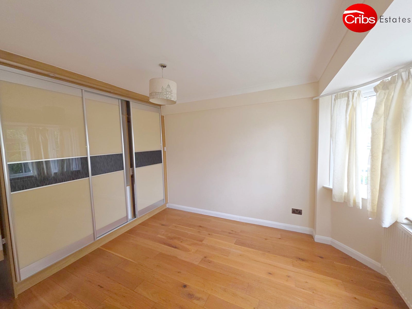 Room High Street in Greater London