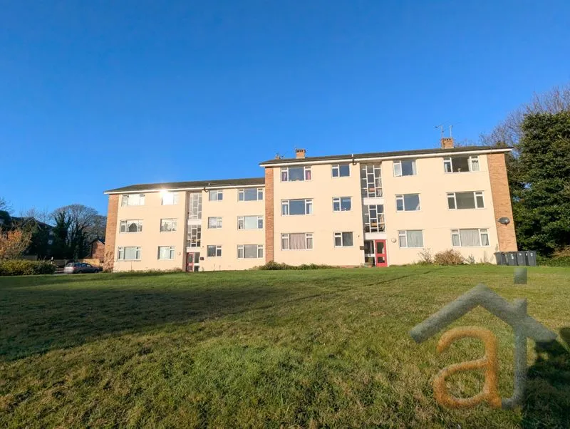 Flat Westcliffe Road in Southport