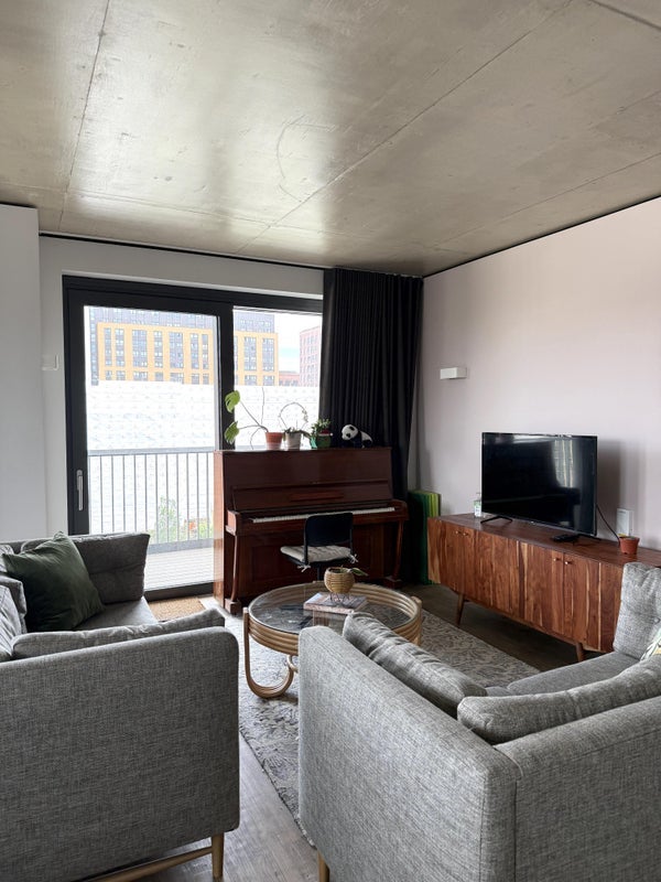 Room Wellers Way in Greater London