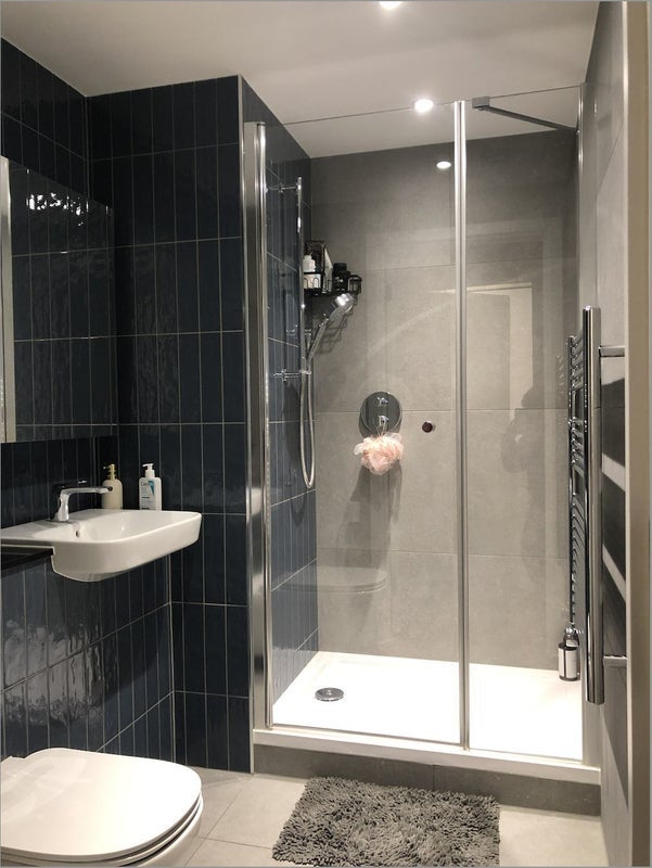 Room Wellers Way in Greater London