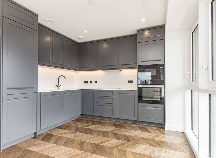 Flat Wheatfield Way in Greater London