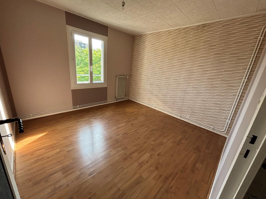 Flat Cours de la Grimblotte in Charleville-Mézières