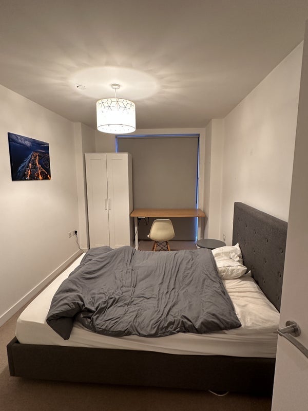 Room Forest Road in Greater London