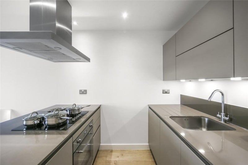 Room Forest Road in Greater London