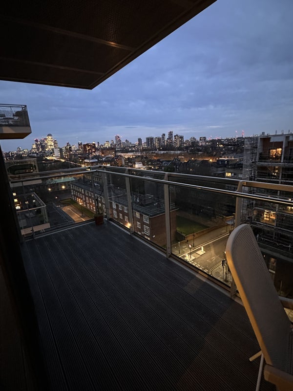 Room Forest Road in Greater London