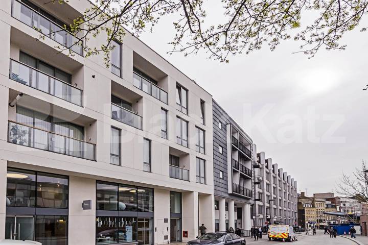 Flat White Lion Street in Greater London